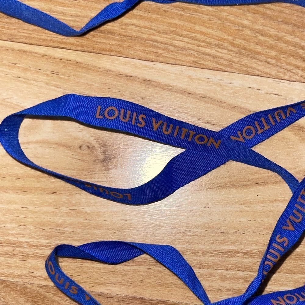 LOUIS VUITTON Gift String LOUIS VUITTON Gift String LOUIS VUITTON Gift String - Picture 2 of 3